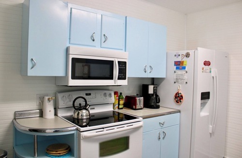 Lakeside Cottage | ON LAKE MICHIGAN WITH PRIVATE BEACH!