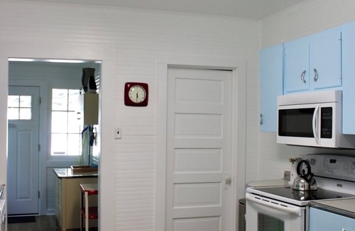 Lakeside Cottage | ON LAKE MICHIGAN WITH PRIVATE BEACH!