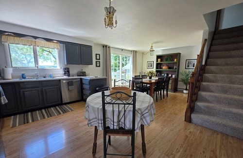 Town of Owasco House | ON LAKE: Private Beach, Central Air, Kayaks, Sunsets,Boat Dock & Clean Swimming!