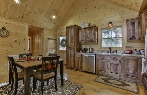 Cherry Log Cabin | On Lake Time | Cherry Log, GA