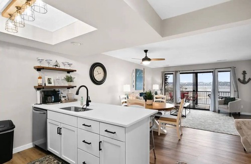 Kimberling City Condo | On Lake Time