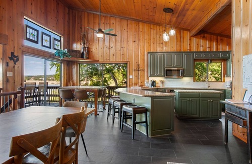 Briarcliff House | On Lake Travis Sleeps 12-16