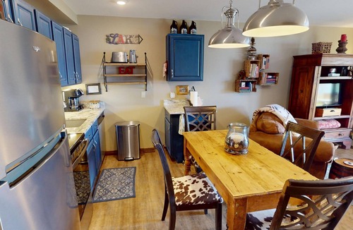 Dillon Condo | On Lake! Updated! 1st Floor, Hot Tub. Walk to Amphitheater, Marina, Parks