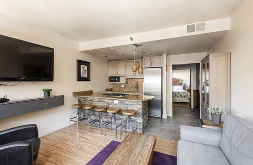 Downtown Park City Condo | On Main Street-Walk to Lift-Rooftop Deck-Views