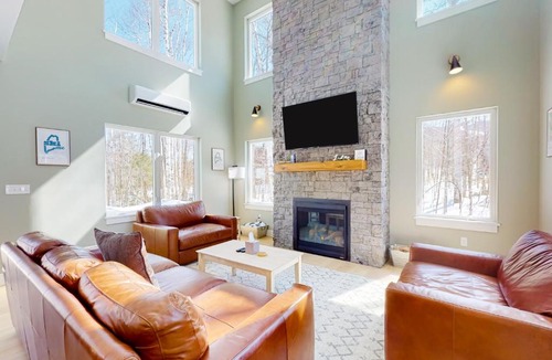 Carrabassett Valley House | On Mountain Time