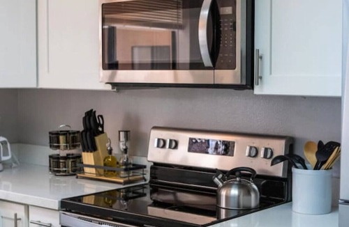 Coronado Apartment | On Orange Ave - With Pool - Across From Park