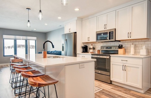 May City Condo | On Par Silver Lake Condo