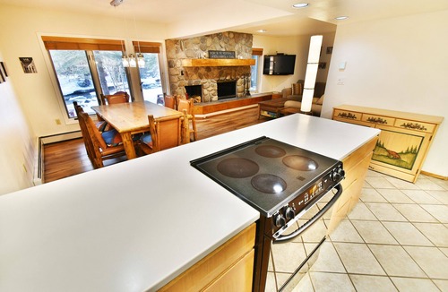 Frisco Condo | On River, Pool, 2 Hot Tubs! Walk to Main St Dining, Shops, Events