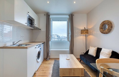 Epinettes Apartment | On Room Last Floor - Batignolles
