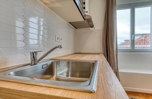 Epinettes Apartment | On Room Last Floor - Batignolles