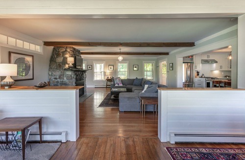 Barnard House | On Silver Lake Close To Woodstock