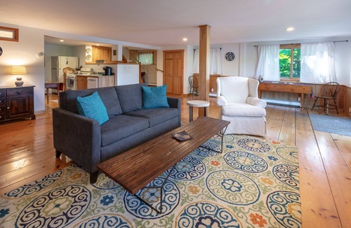 Barnard House | On Silver Lake Close To Woodstock