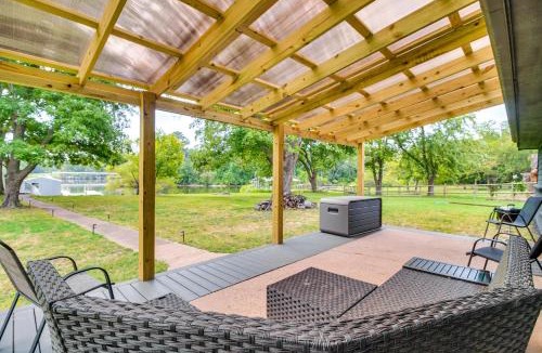 Ketchum House | On-Site Lake Access: Pet-Friendly Vinita Home