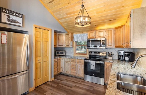Backus Cabin | On Site Pontoon| Swim| Fish| Kayaks| Firepit