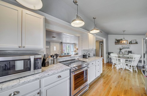 Medina Cottage | On-Site River Access: Medina Vacation Rental