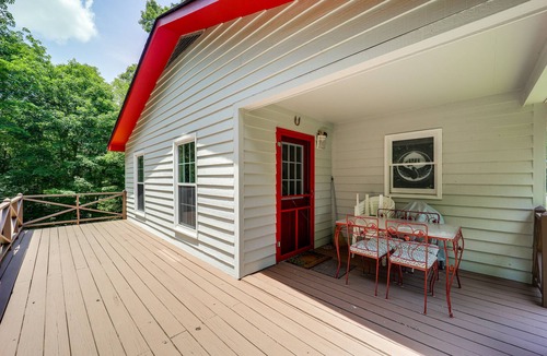Bakersville Cottage | On-Site Stream: Serene Cottage in Bakersville!