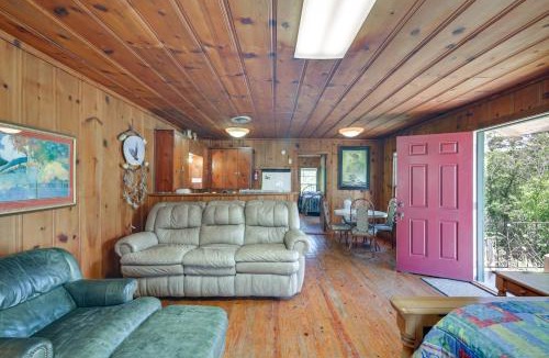 Whitney House | On-Site Trails! Cozy Whitney Cottage 2 Mi to Lake