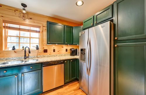 Ennice Cabin | On-Site Waterfall! Cabin Near Blue Ridge Pkwy