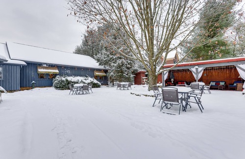McClellandtown House | On-Site Winery & Historic Charm: Uniontown Escape