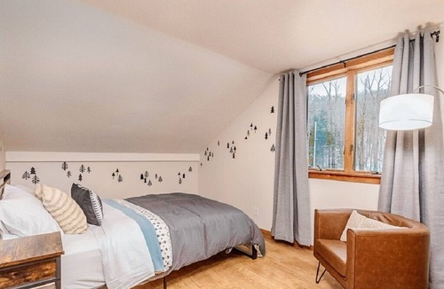 Stratton Mountain Cabin | On Stratton Mountain ~Spacious & Comfy Escape~