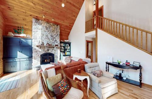 North Lake George House | On The Bank