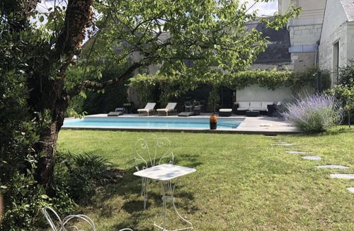La Dagueniere House | On the banks of the Loire between vineyards and castles.