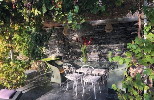 La Dagueniere House | On the banks of the Loire between vineyards and castles.