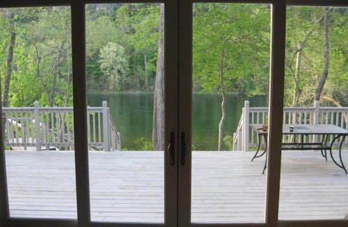 Cotter House | On the banks of the White River with beautiful views and the best fishing area