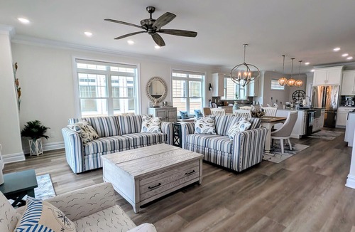Anglesea Condo | On the Bay, A+ Views! High-End 5BR w/Elevator