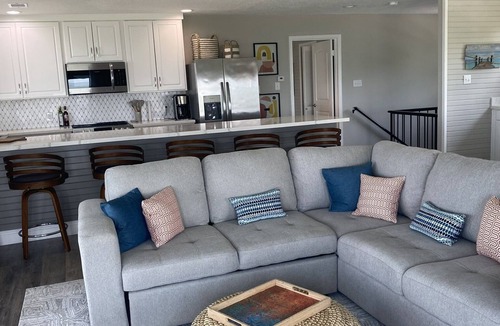 Bacliff House | On the bay, private pier, private heated pool, close to Kemah