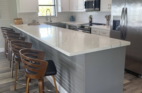 Bacliff House | On the bay, private pier, private heated pool, close to Kemah