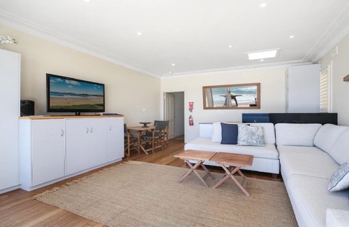 Wamberal Apartment | ON THE BEACH #13| Beachfront, Ocean Views | Accom Holidays