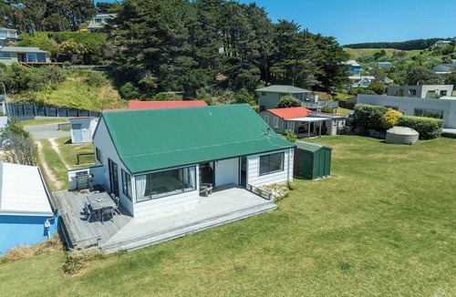 Castlepoint House | On the Beach at Castlepoint