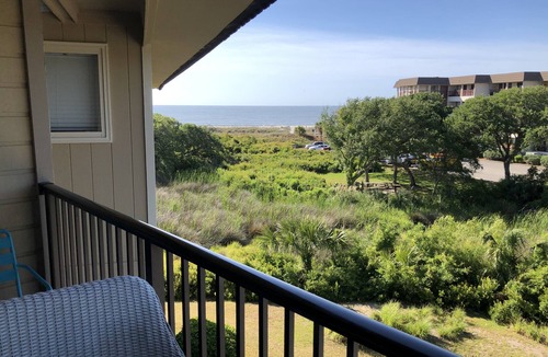 Folly Field Condo | On The Beach - Ocean View - Resort Amenities
