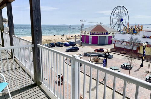 Old Orchard Beach Condo | On the Beach-Grand Victorian-Pool-Unit 310