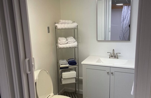 Hartland Apartment | ON THE GO!