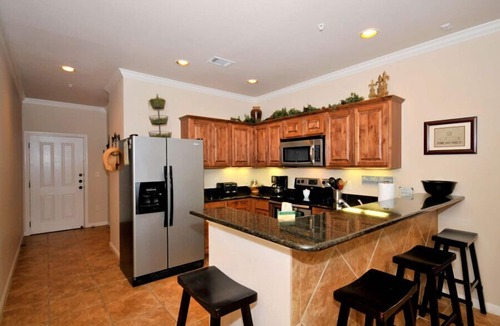 Gruene Condo | On the Guadalupe! Few Doors down to Gruene Hall, shops and more! Walk to River!