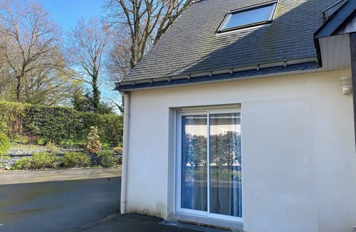 Ploermel Apartment | On the Hydrangea Trail