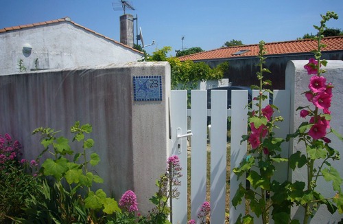 La Bree-les-Bains House | On the island of Oléron in the heart of the seaside village