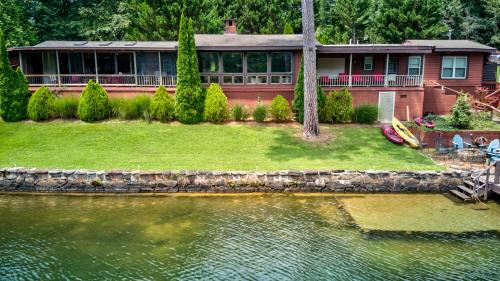 Lakemont House | On The Lake - Main House