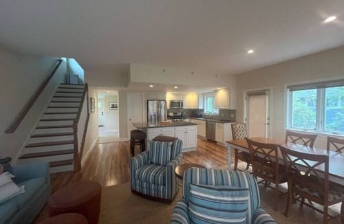 Skaneateles House | On The Lake Near Village