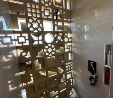 Batubulan Hotel | On The Moon