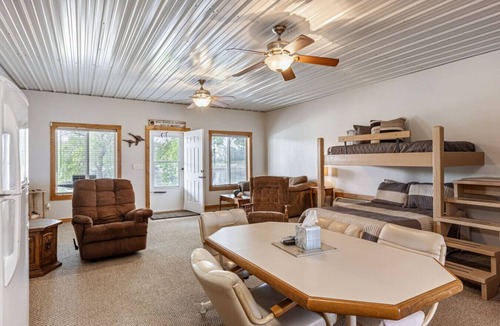 Burt County House | On the River | 5 beds | Peaceful