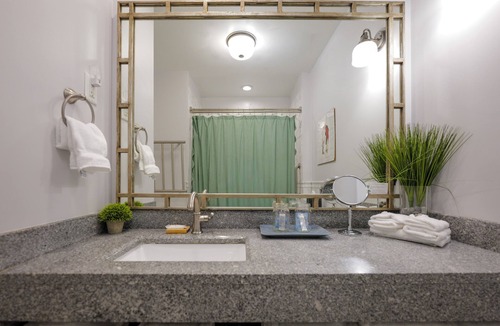 West Woodstock Hotel | On The River Inn