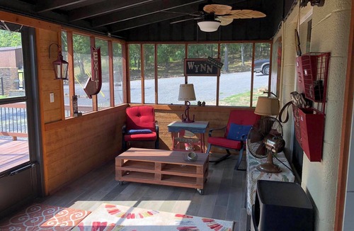 Cookson Cabin | On The Rocks Cabin at Lake Tenkiller