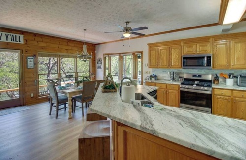 East Ellijay House | On the Rocks Ellijay: River Access & Gameroom