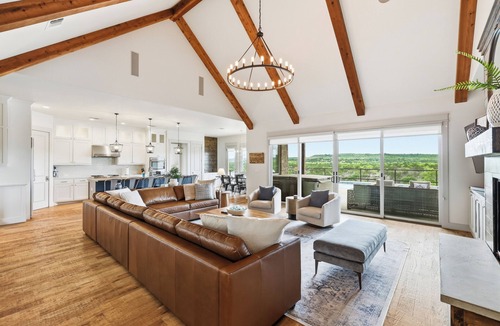 Palo Pinto County House | On The Rocks PK: Beautiful 5 Bedroom 3 bath home with pool and hot tub