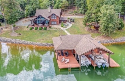 Penhook Cabin | On The Rocks SML