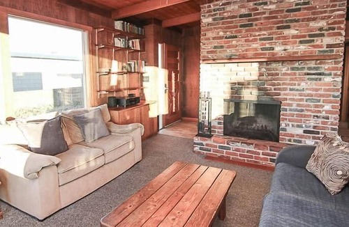 Manzanita House | On the Sand (MCA 198)