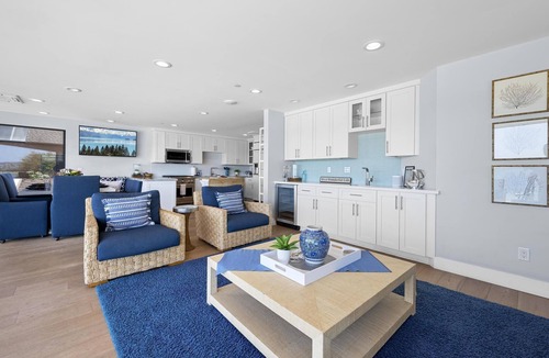 South Mission Beach Condo | On the Sand! Panoramic Bay Views + A/C | Bayside Retreat 2